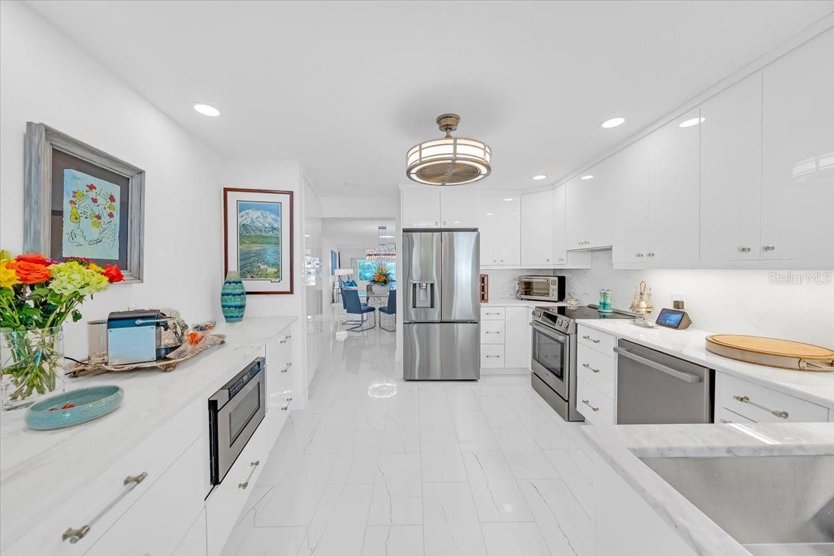 BOCA CIEGA POINT EAST - Residential