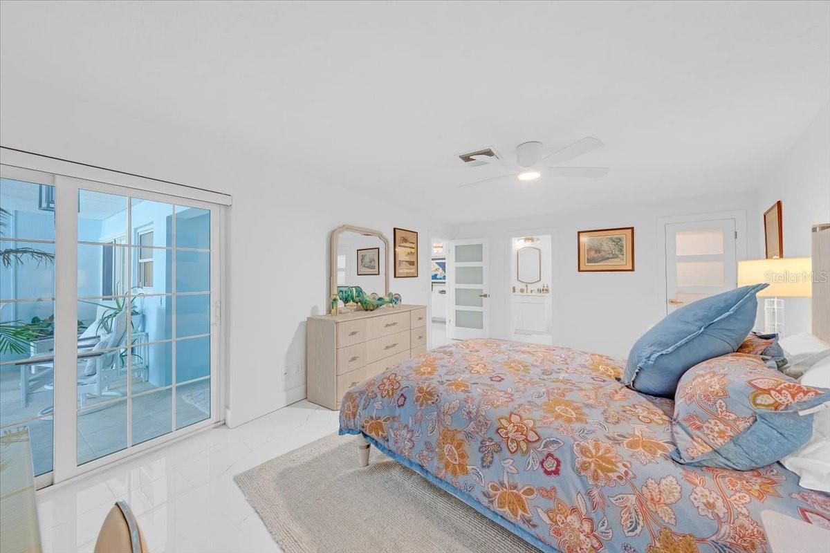 BOCA CIEGA POINT EAST - Residential