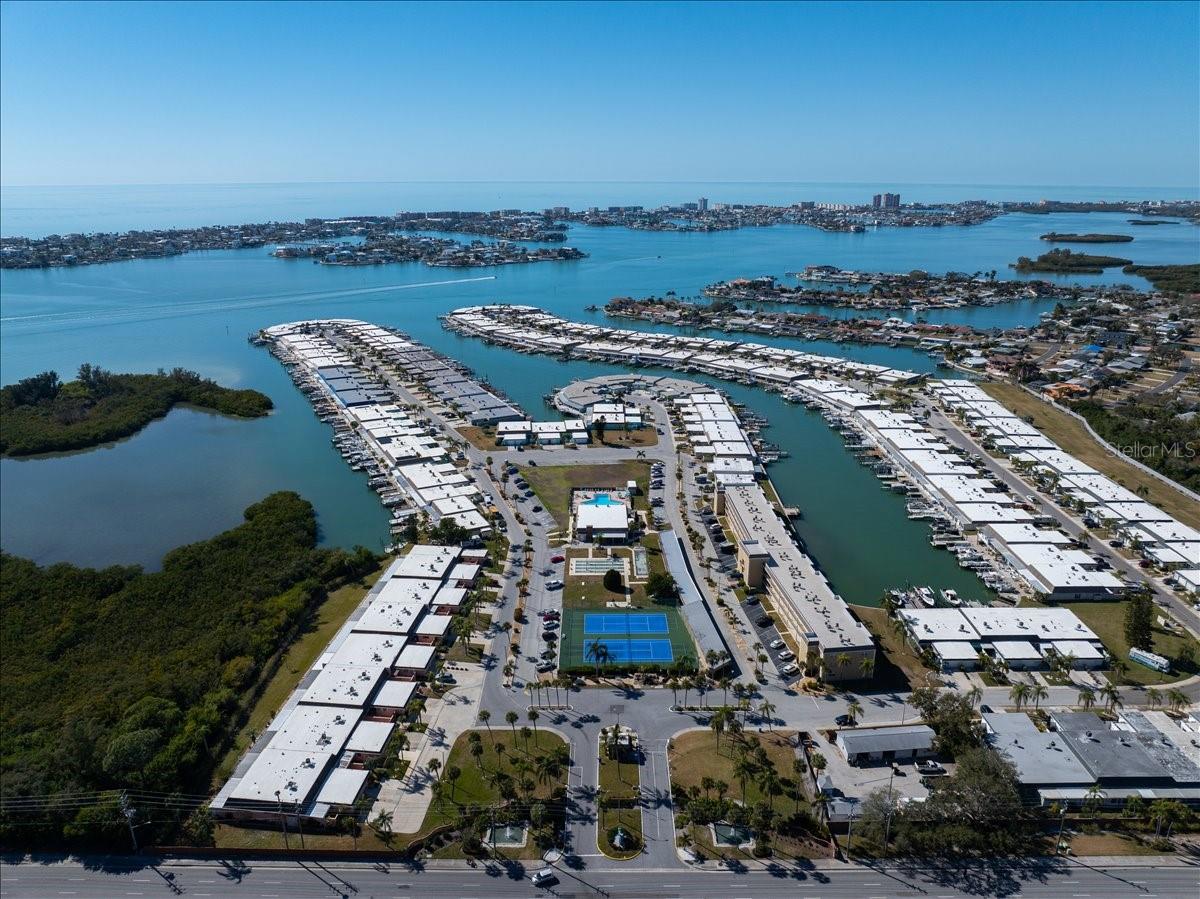 BOCA CIEGA POINT EAST - Residential