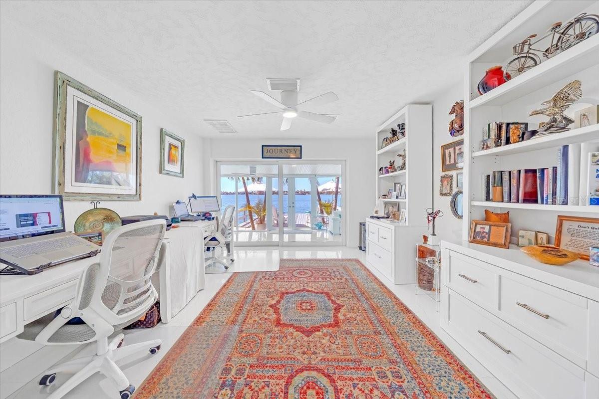 BOCA CIEGA POINT EAST - Residential