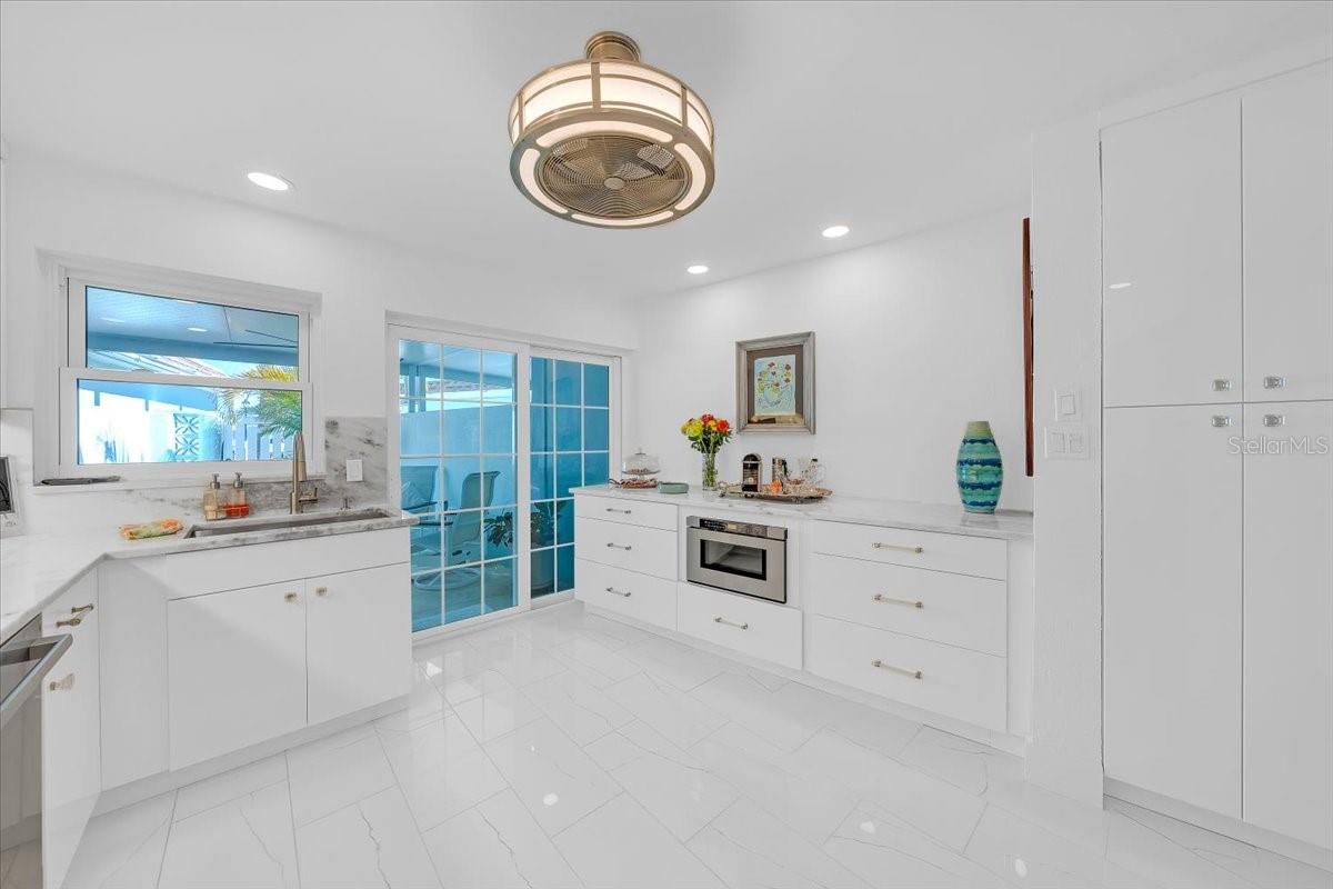 BOCA CIEGA POINT EAST - Residential