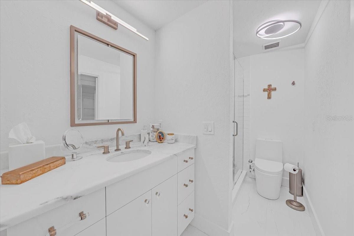 BOCA CIEGA POINT EAST - Residential