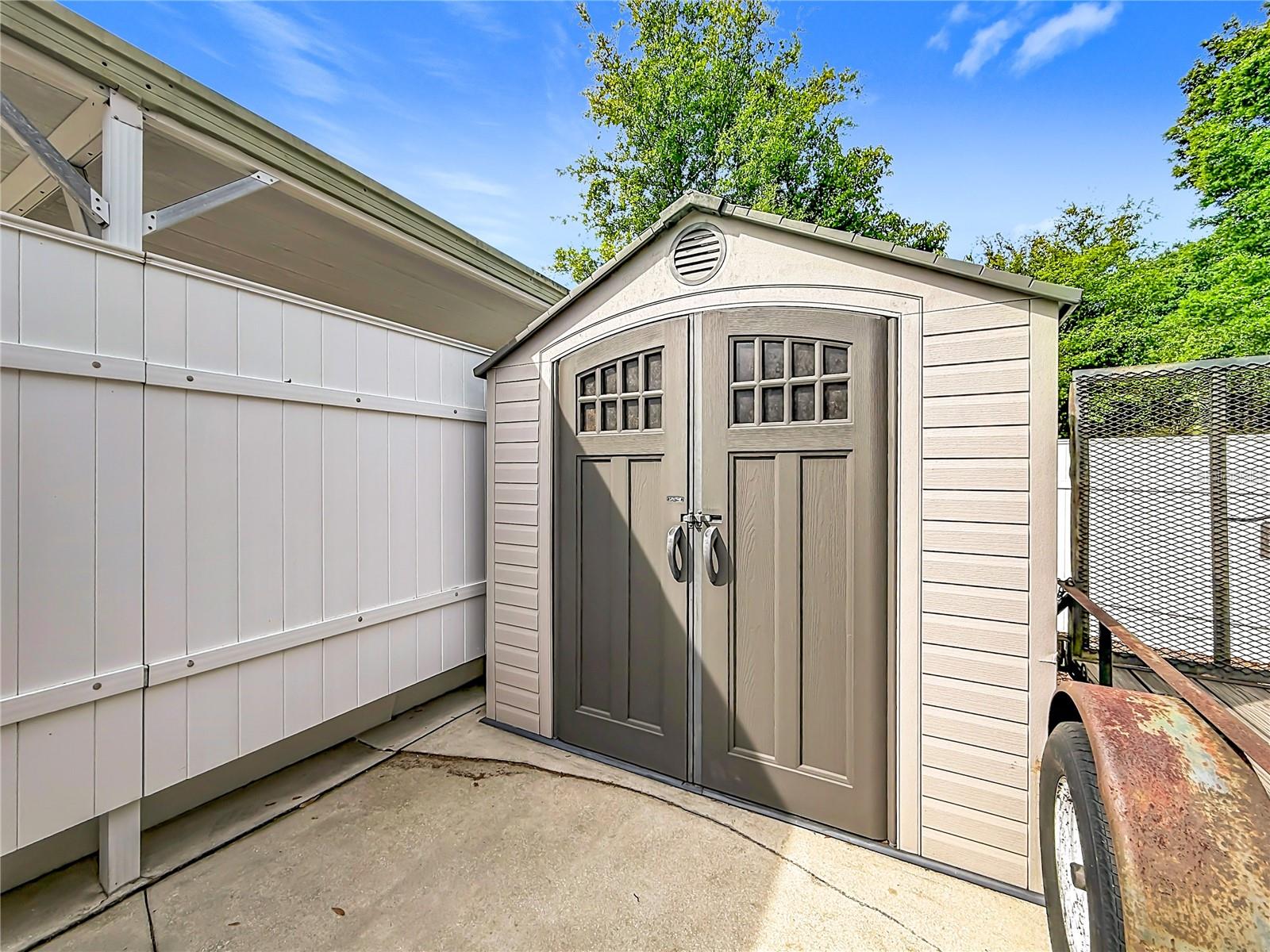 LADY LAKE SKYLINE HILLS UNIT 01 - Residential