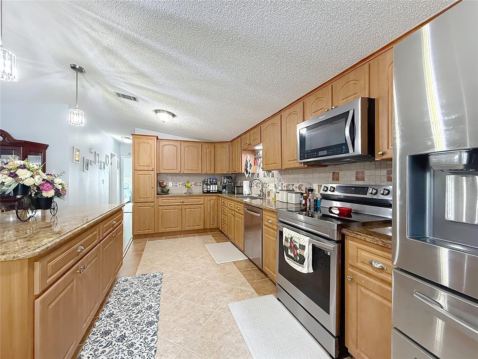 LADY LAKE SKYLINE HILLS UNIT 01 - Residential