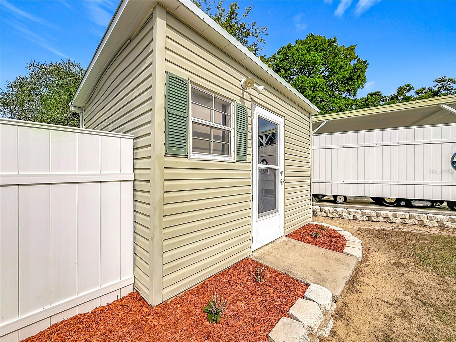 LADY LAKE SKYLINE HILLS UNIT 01 - Residential