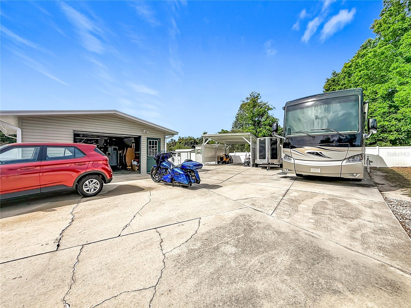 LADY LAKE SKYLINE HILLS UNIT 01 - Residential