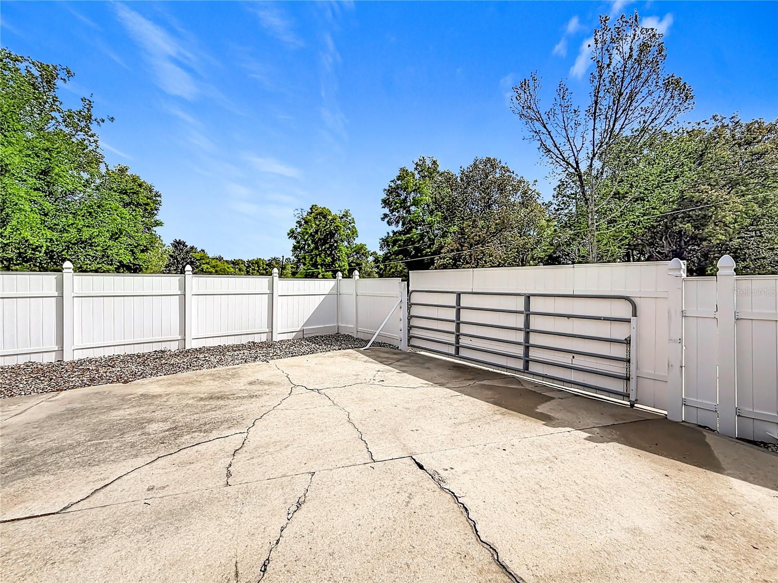 LADY LAKE SKYLINE HILLS UNIT 01 - Residential