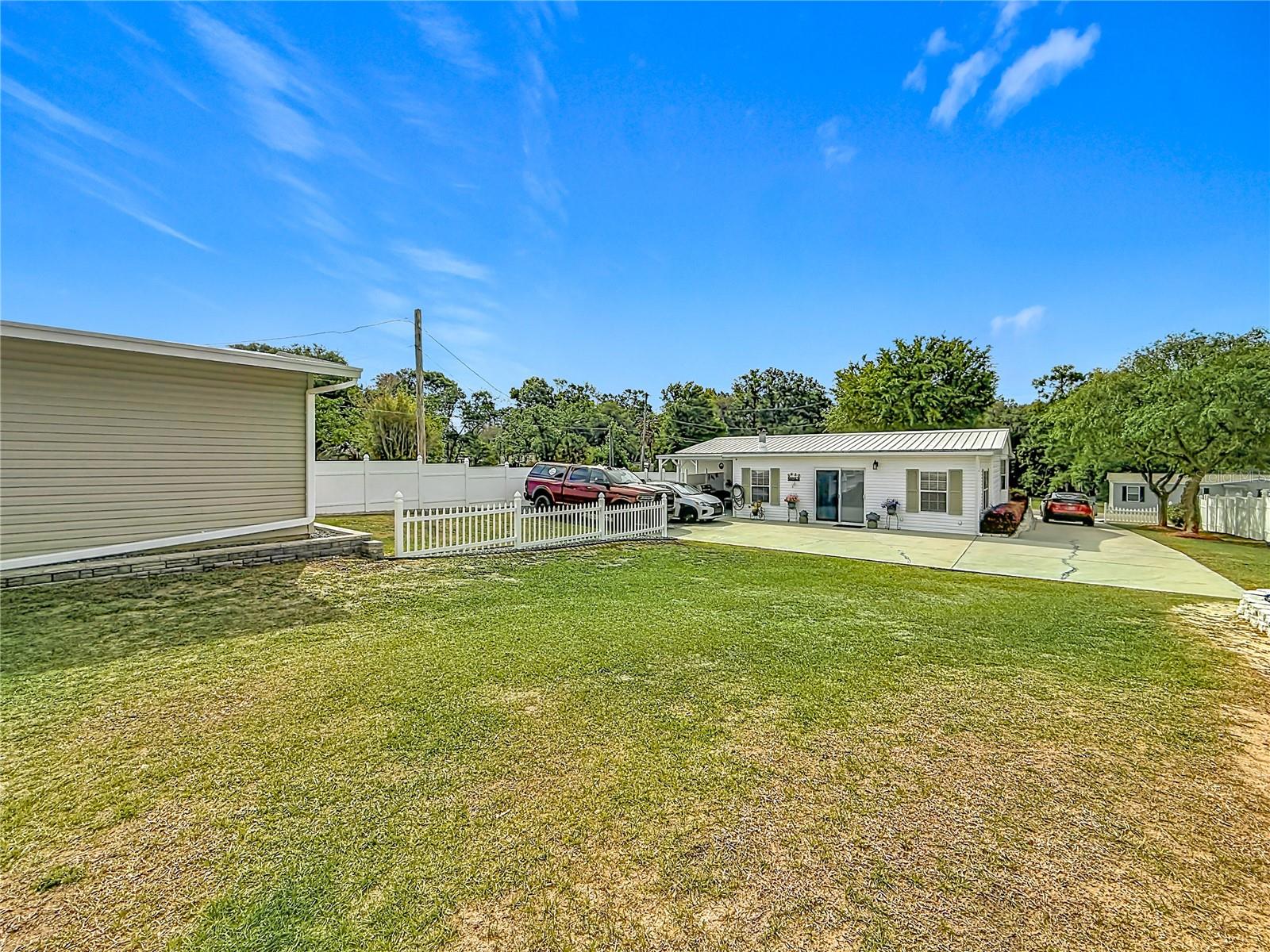 LADY LAKE SKYLINE HILLS UNIT 01 - Residential