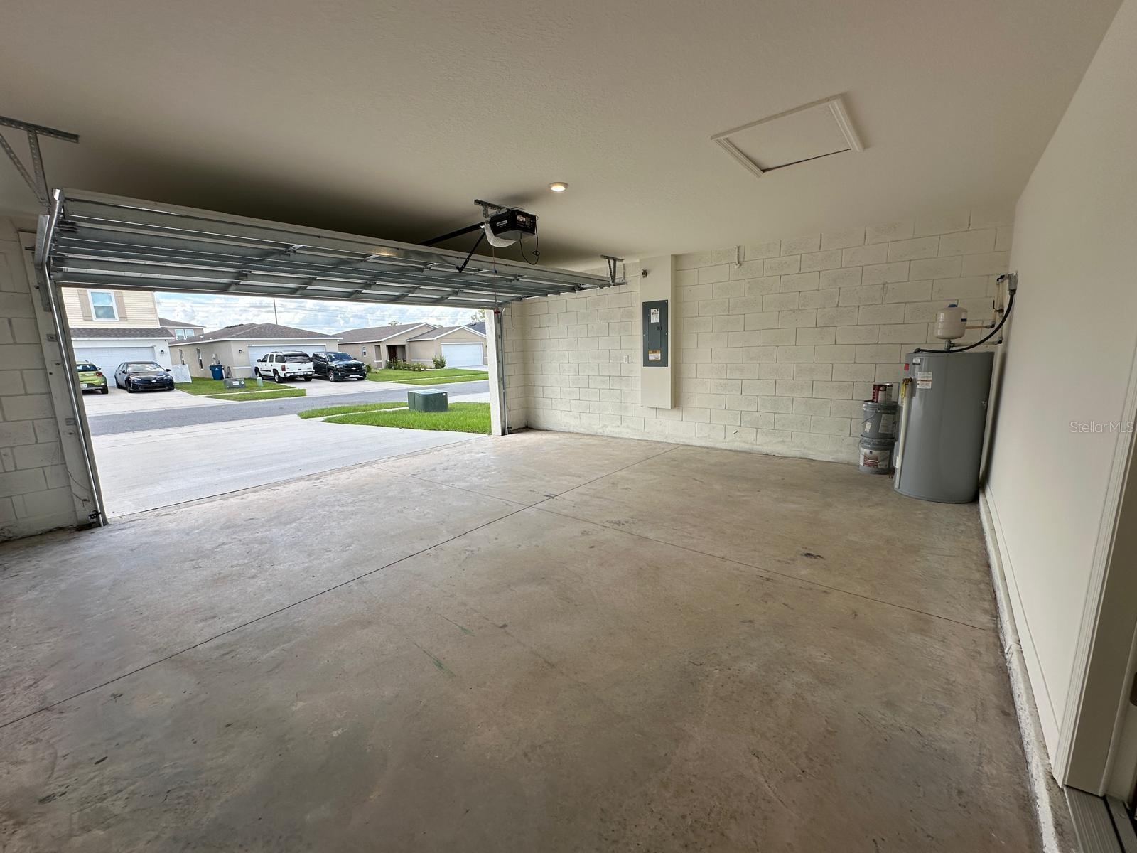 EAGLE HAMMOCK - Residential Lease