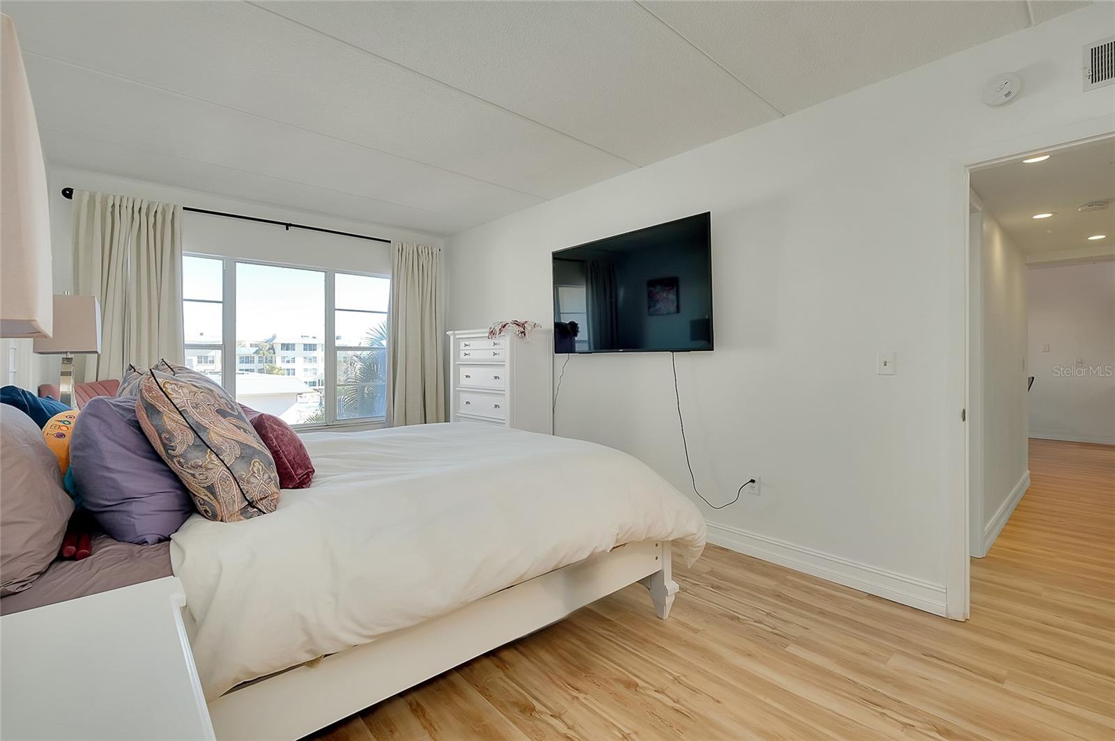 BEACH HARBOR CLUB - Residential