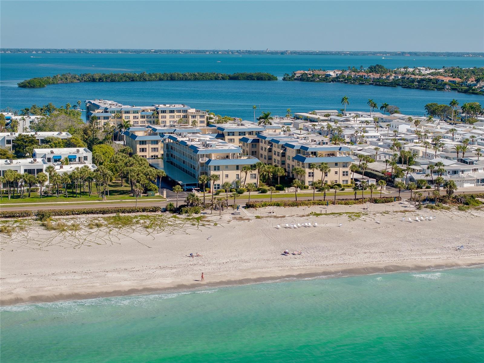BEACH HARBOR CLUB - Residential