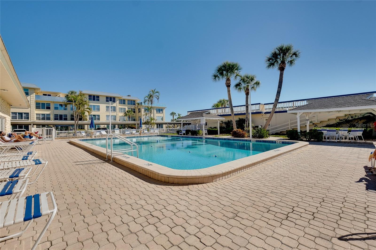 BEACH HARBOR CLUB - Residential