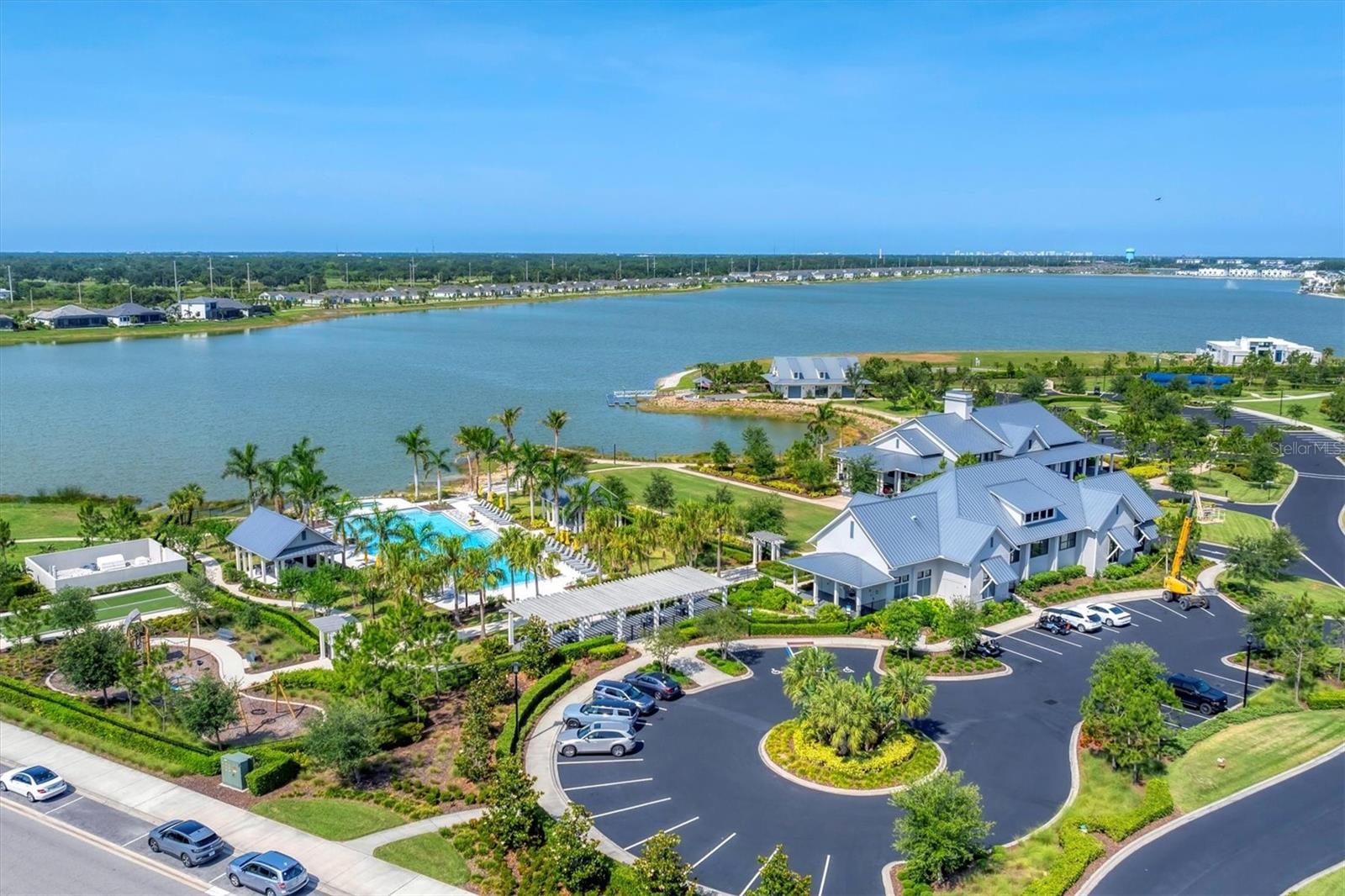 LAKEHOUSE COVE/WATERSIDE PH 1 - Residential