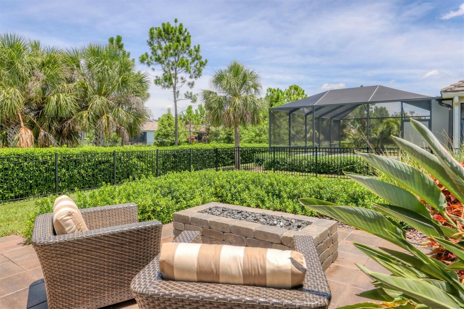 LAKEHOUSE COVE/WATERSIDE PH 1 - Residential