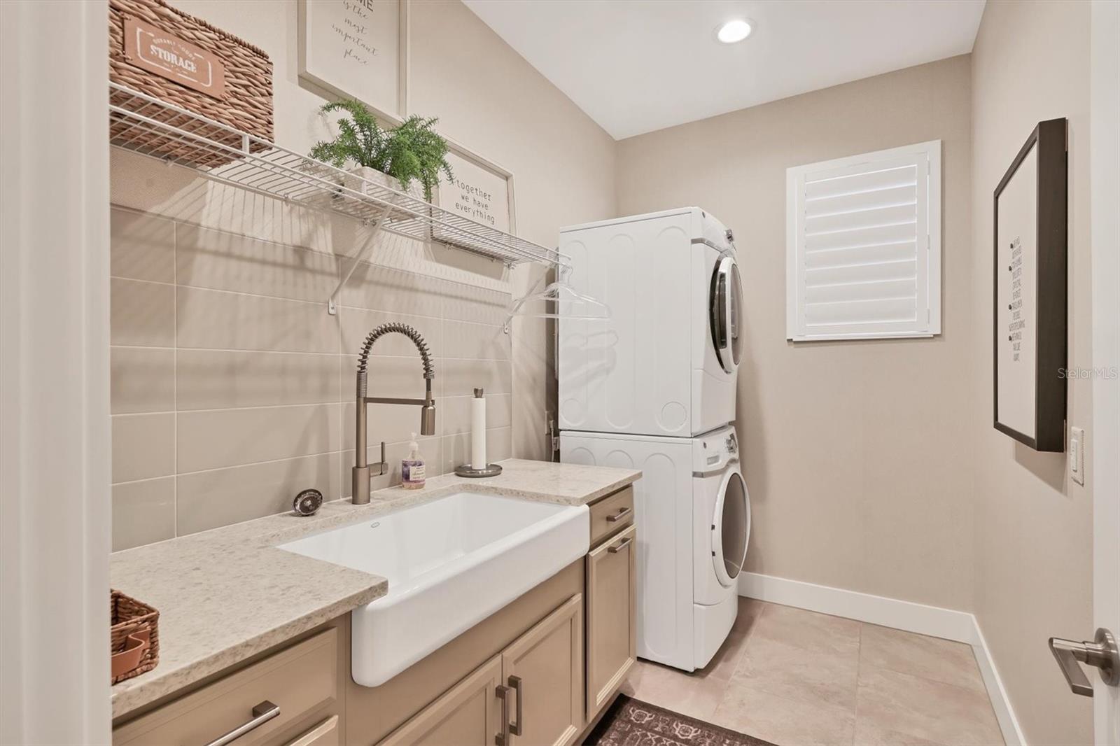 LAKEHOUSE COVE/WATERSIDE PH 1 - Residential