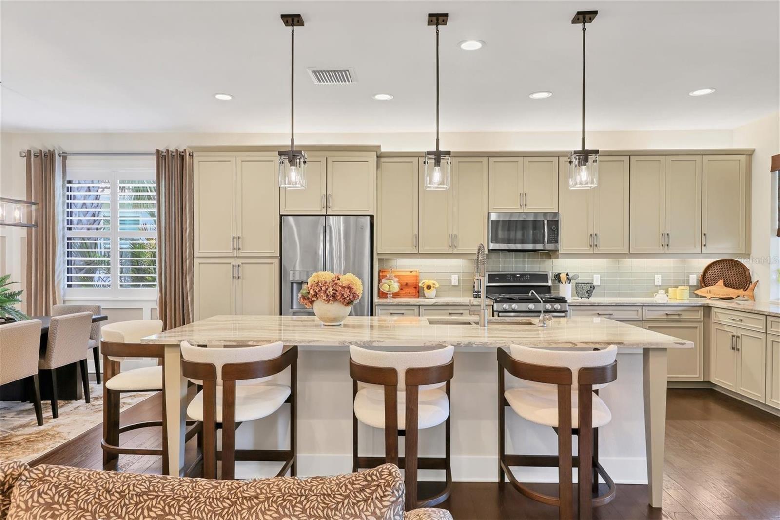 LAKEHOUSE COVE/WATERSIDE PH 1 - Residential