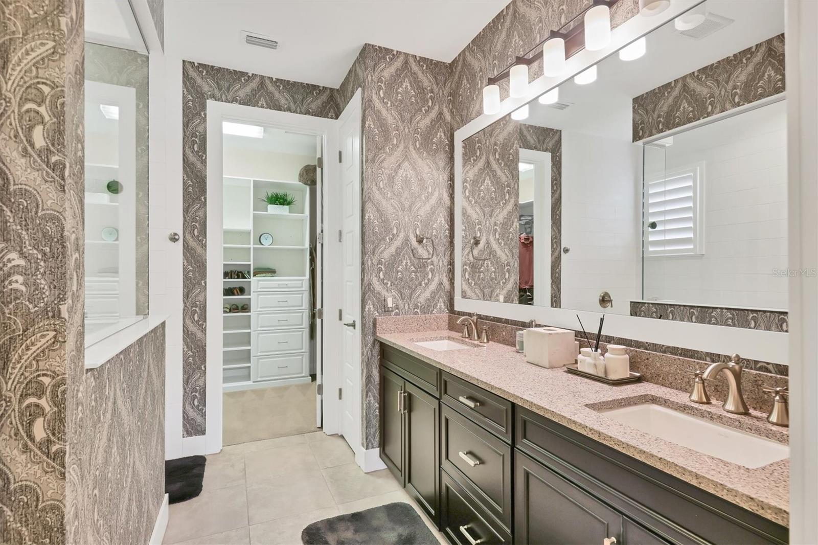 LAKEHOUSE COVE/WATERSIDE PH 1 - Residential