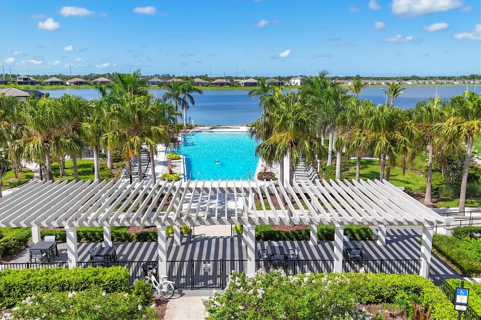 LAKEHOUSE COVE/WATERSIDE PH 1 - Residential