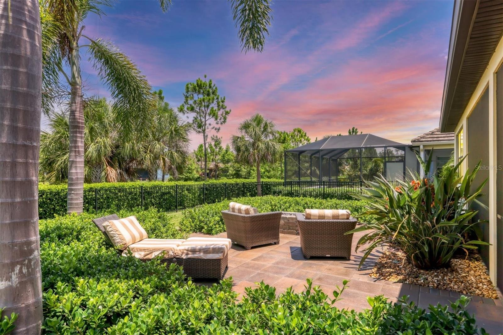 LAKEHOUSE COVE/WATERSIDE PH 1 - Residential