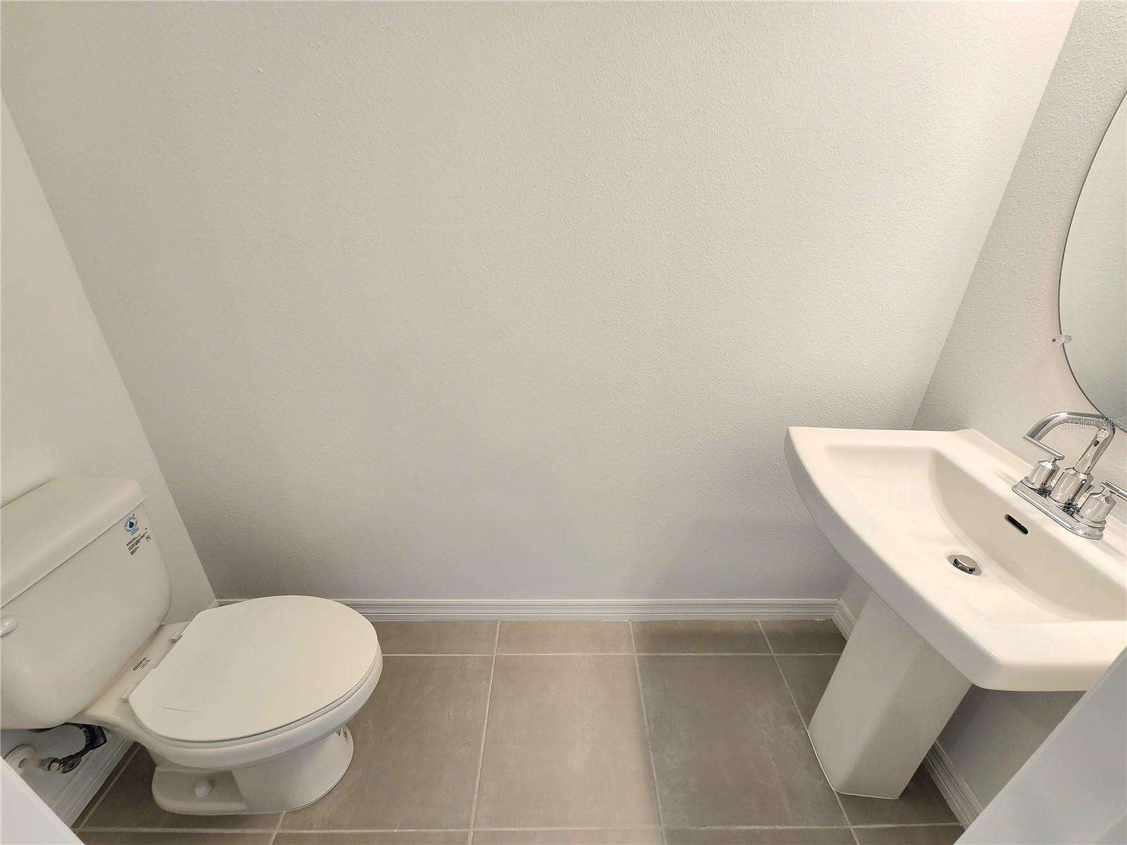 ARTISAN LAKES EDGESTONE NORTH PH I & II - Residential Lease