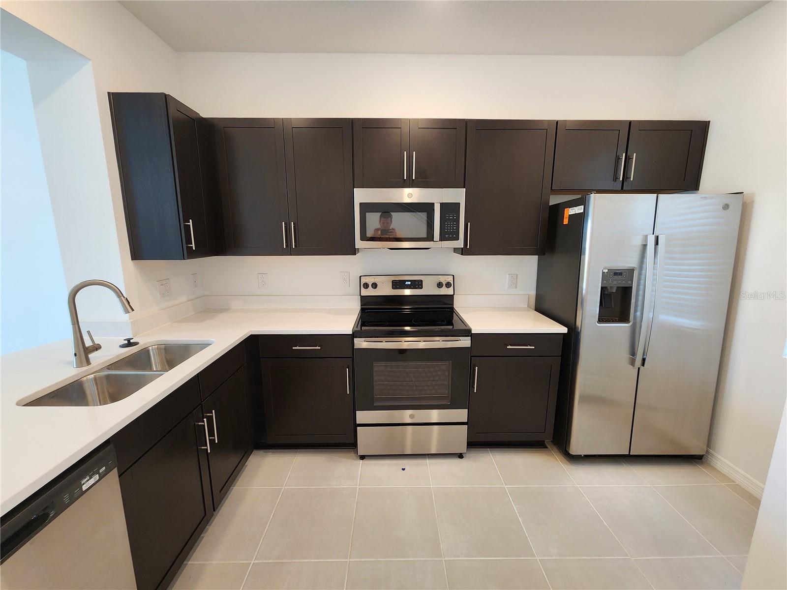 ARTISAN LAKES EDGESTONE NORTH PH I & II - Residential Lease