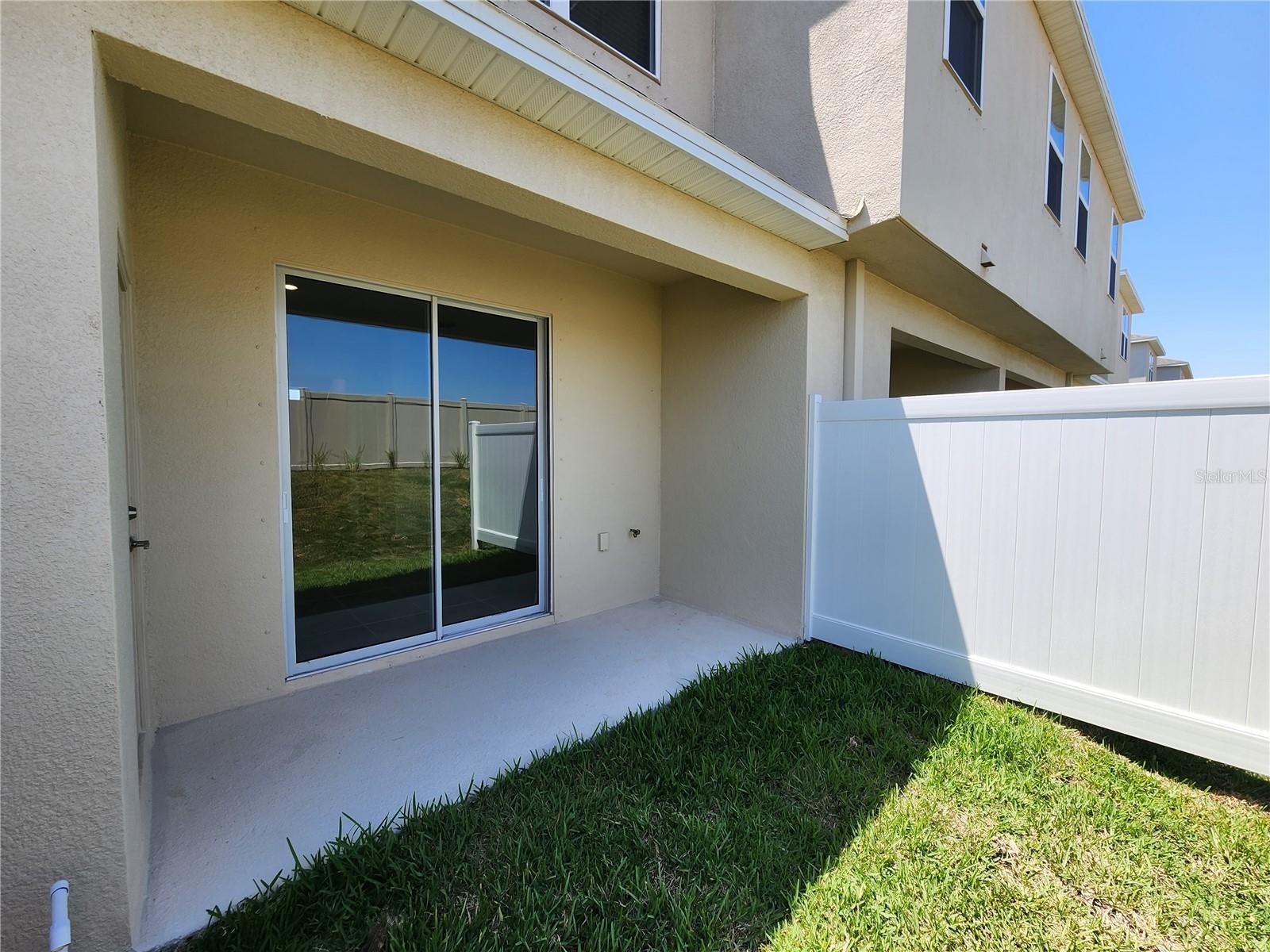 ARTISAN LAKES EDGESTONE NORTH PH I & II - Residential Lease
