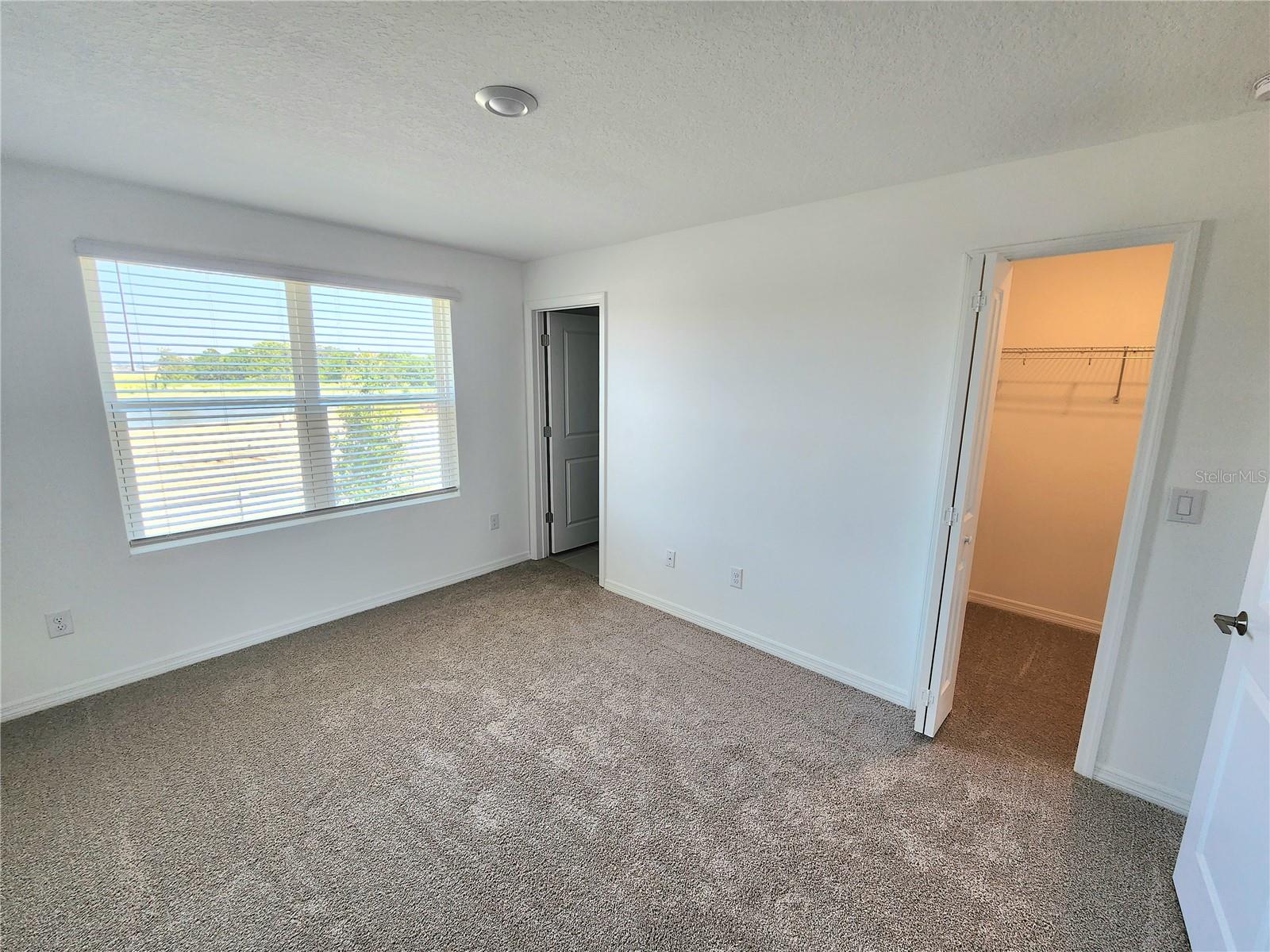 ARTISAN LAKES EDGESTONE NORTH PH I & II - Residential Lease
