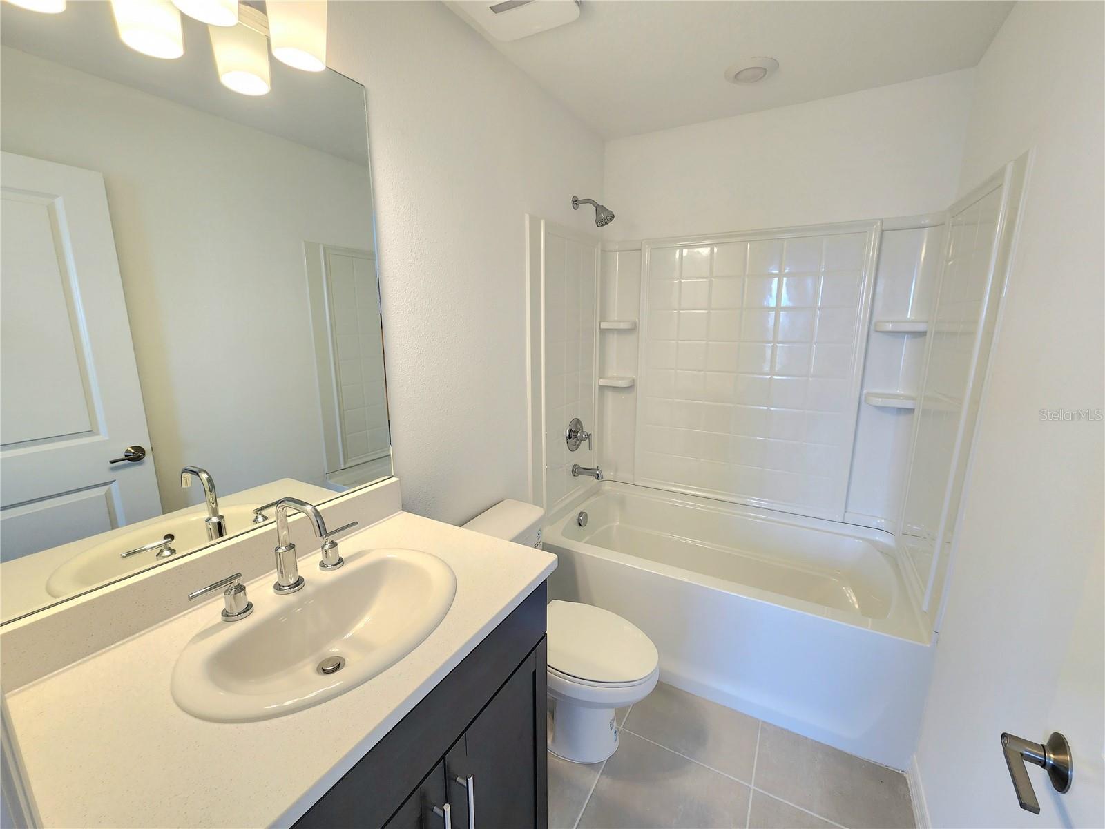 ARTISAN LAKES EDGESTONE NORTH PH I & II - Residential Lease