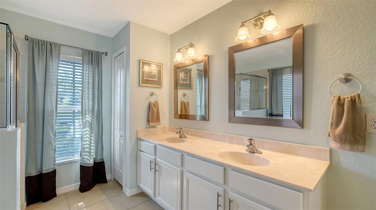 ROTONDA WEST LONG MEADOW - Residential