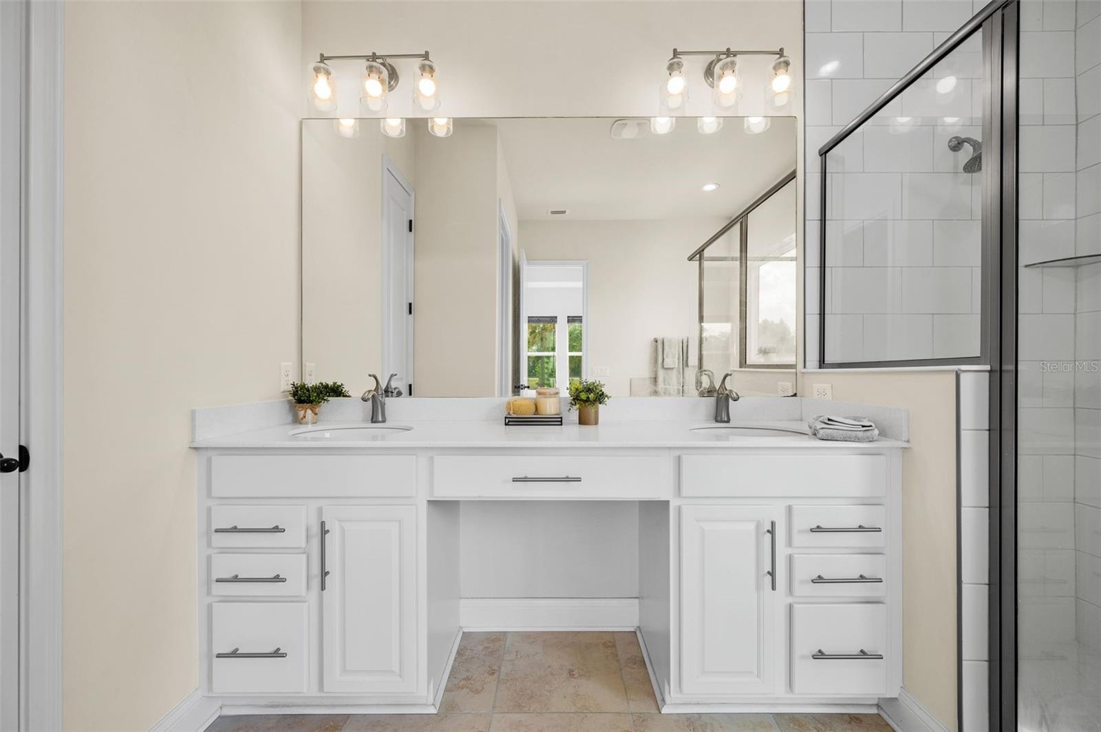 OAKMONT PH 4 PB 36 PG 83 - Residential