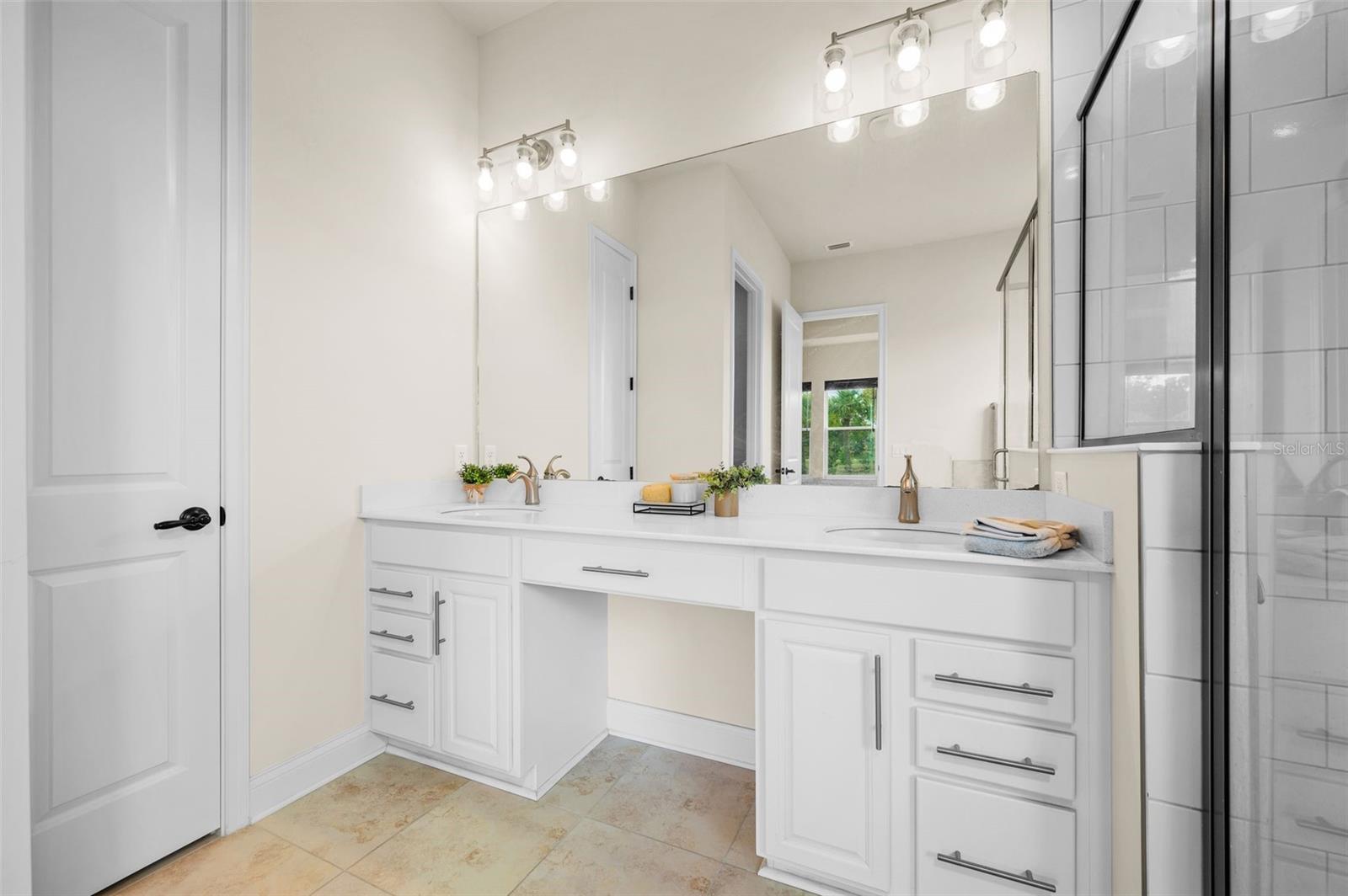 OAKMONT PH 4 PB 36 PG 83 - Residential