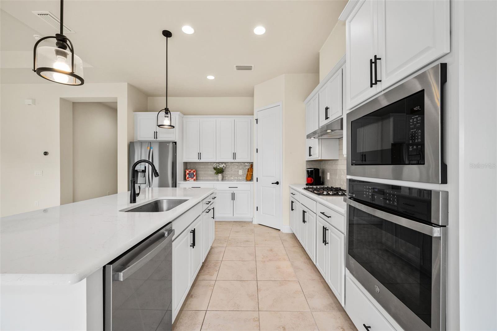 OAKMONT PH 4 PB 36 PG 83 - Residential