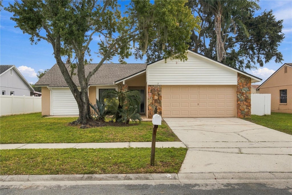 Photo of 16115 Pebblebrook Drive, Tampa, FL 33624 (MLS # TB8553993)