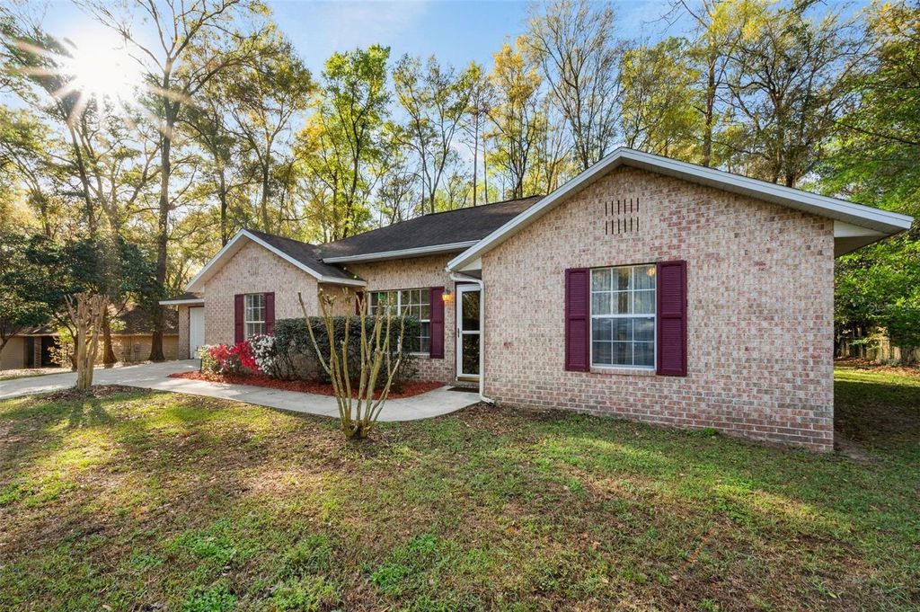 Photo of 16319 NW 120th Place, Alachua, FL 32615 (MLS # GC538587)