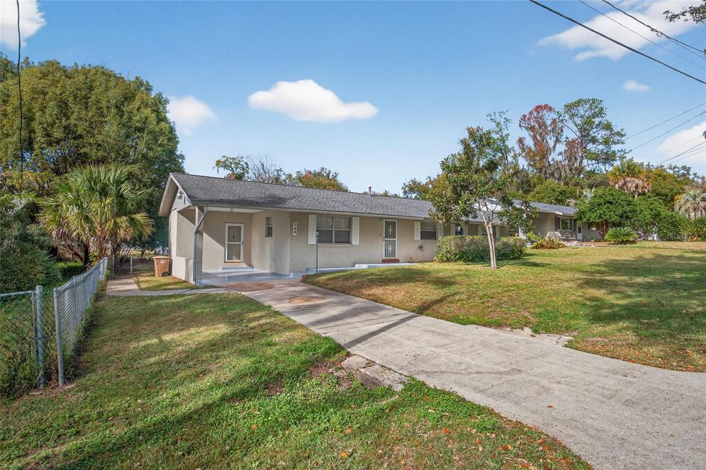 Photo of 746 SE 29th Terrace, Ocala, FL 34471 (MLS # OM716384)