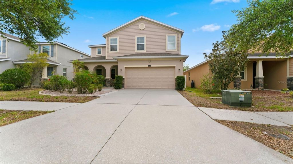 Photo of 11620 Warren Oaks Pl, Riverview, FL 33578 (MLS # TB8495634)