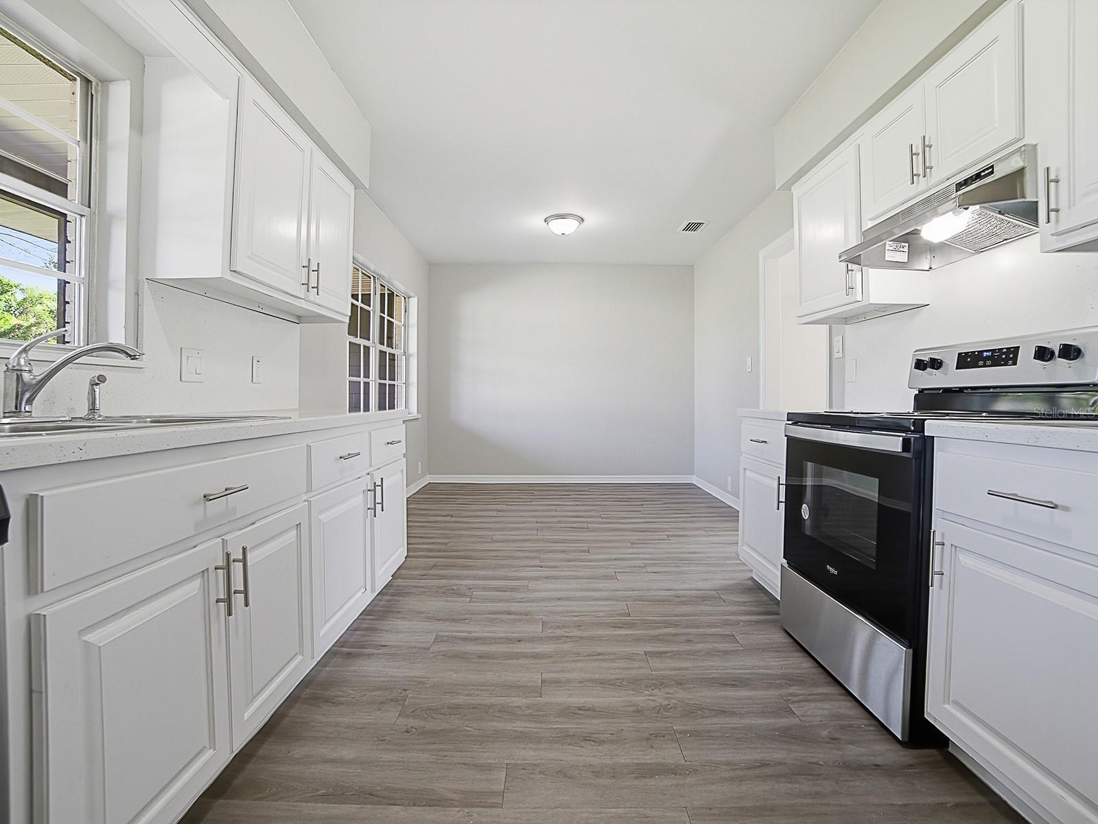 SPGS BATH & YACHT CLUB UNIT 01 - Residential