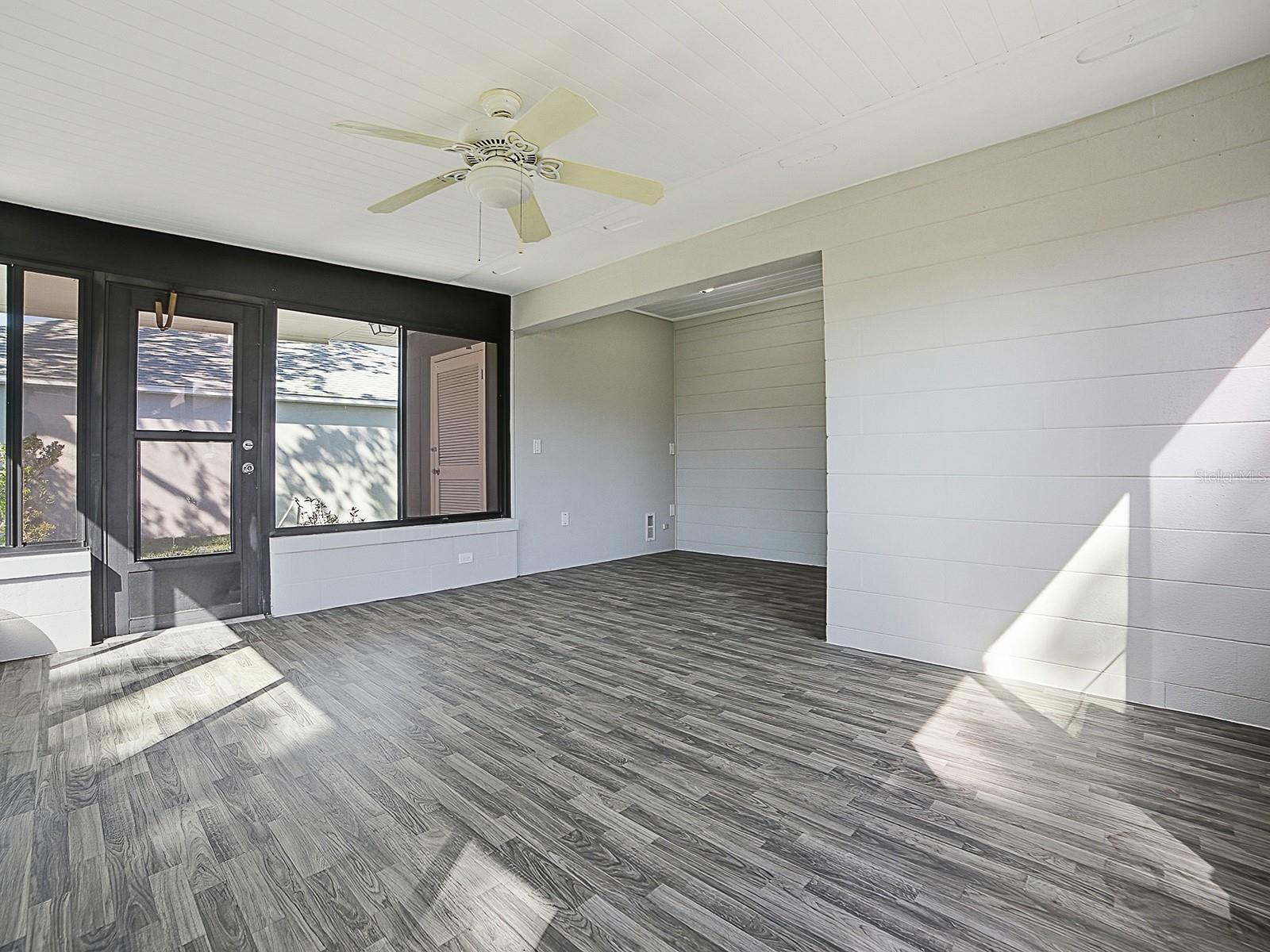 SPGS BATH & YACHT CLUB UNIT 01 - Residential