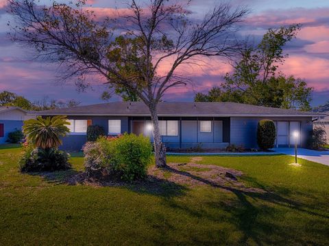 5 OAK STREET YALAHA FL 34797