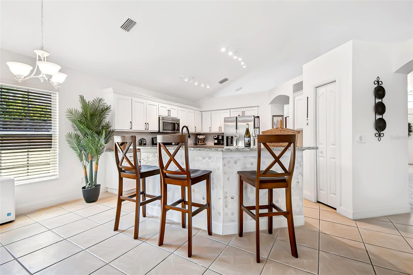 1517 LITTLE BROOK LANE