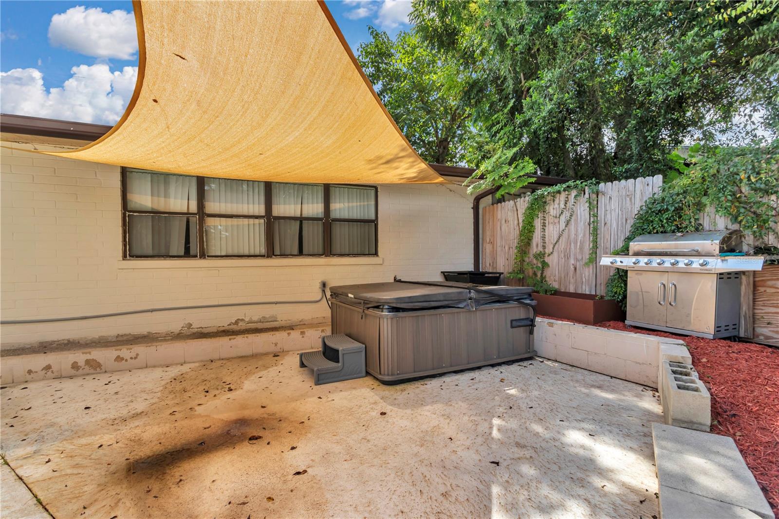 SILVERCREST - Commercial Sale