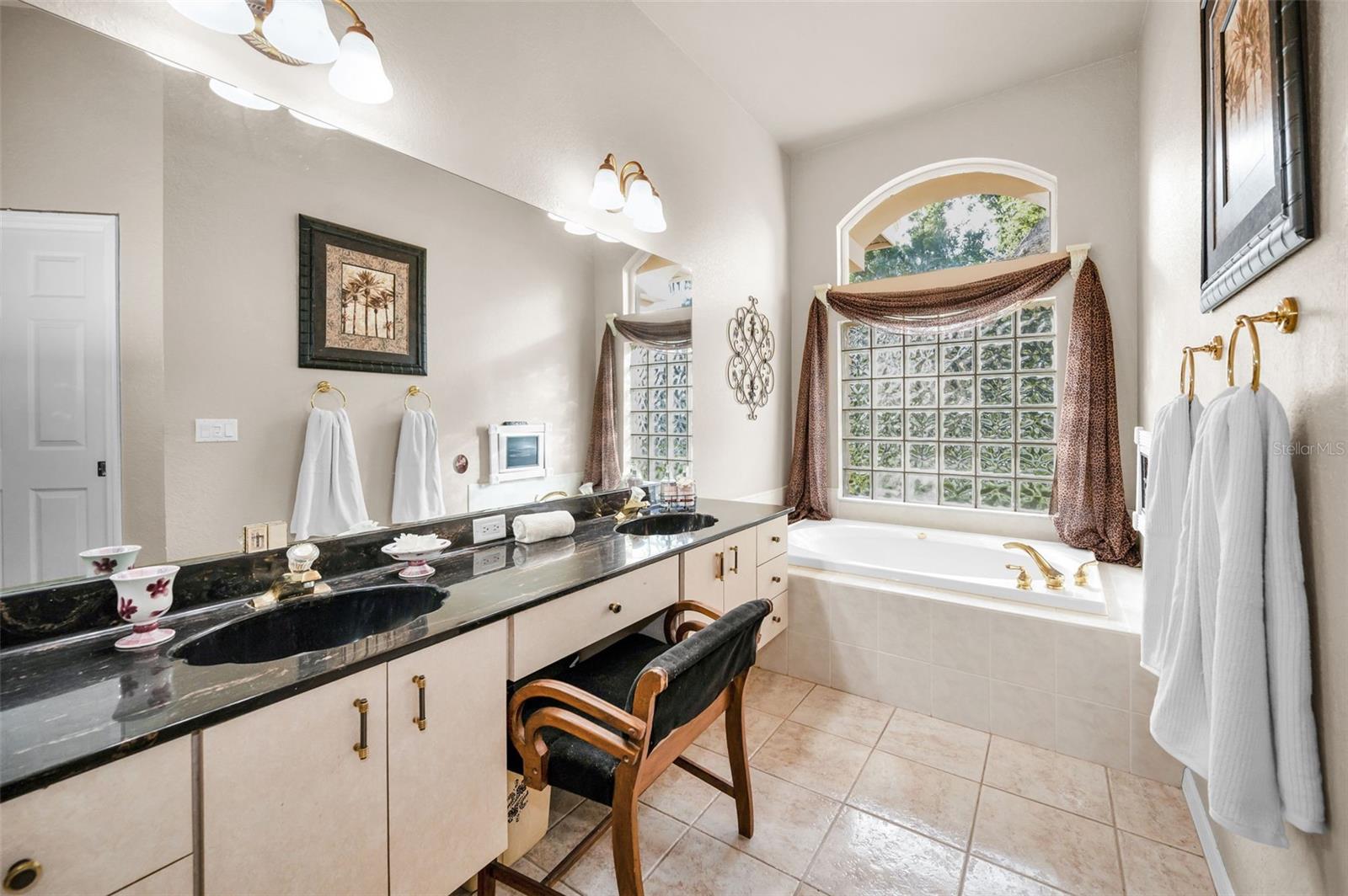 OLD HARBOR PLACE - Residential