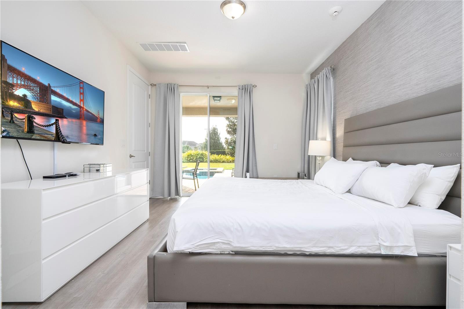 REUNION WEST PH 1 WEST & AMENT CTR RPLT - Residential