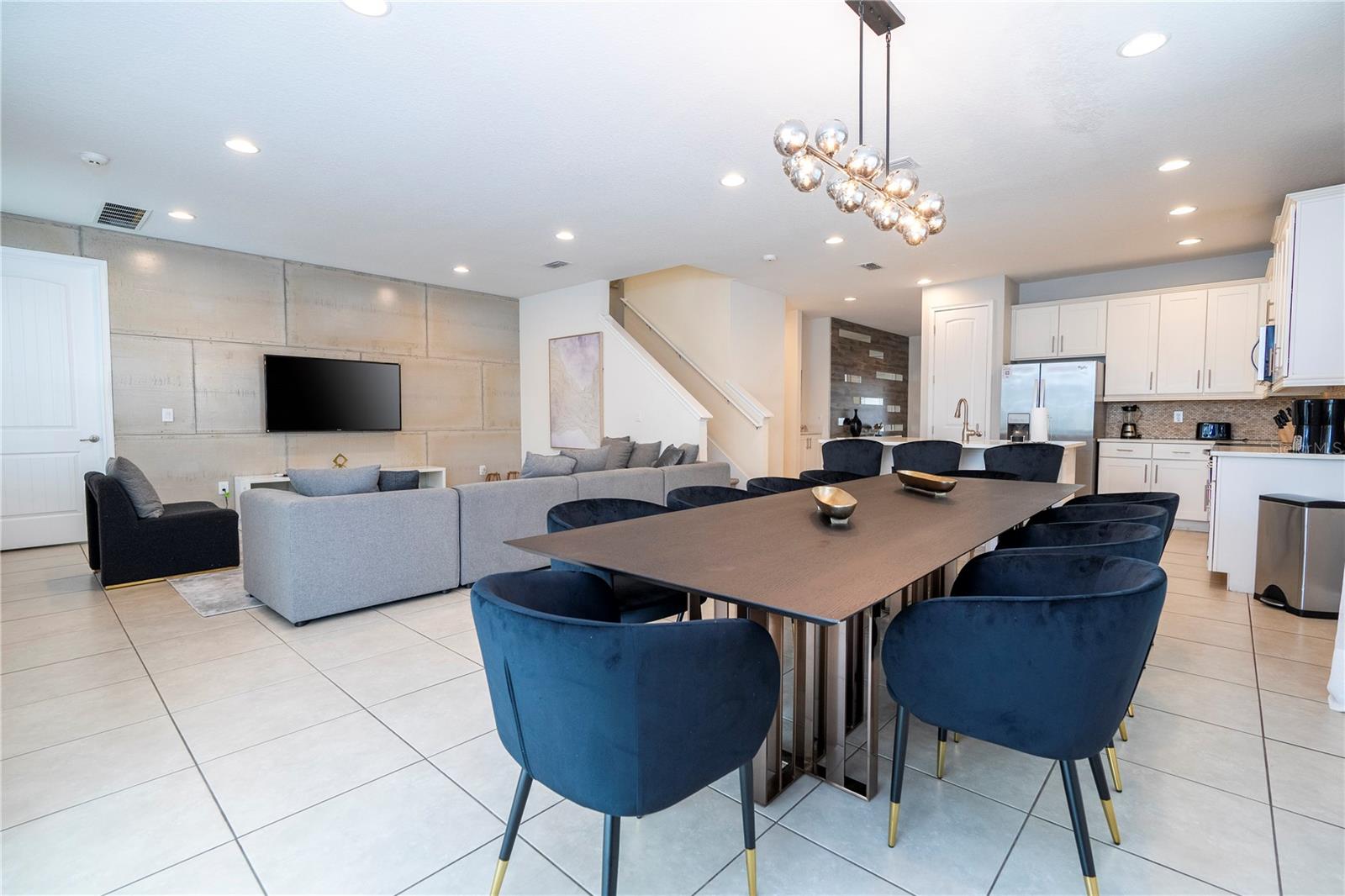 REUNION WEST PH 1 WEST & AMENT CTR RPLT - Residential