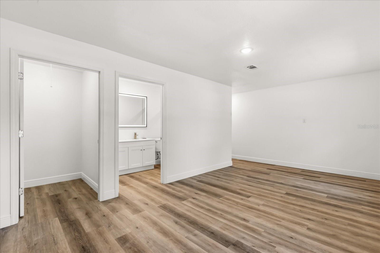 RAINBOW PARK UN 08 - Residential