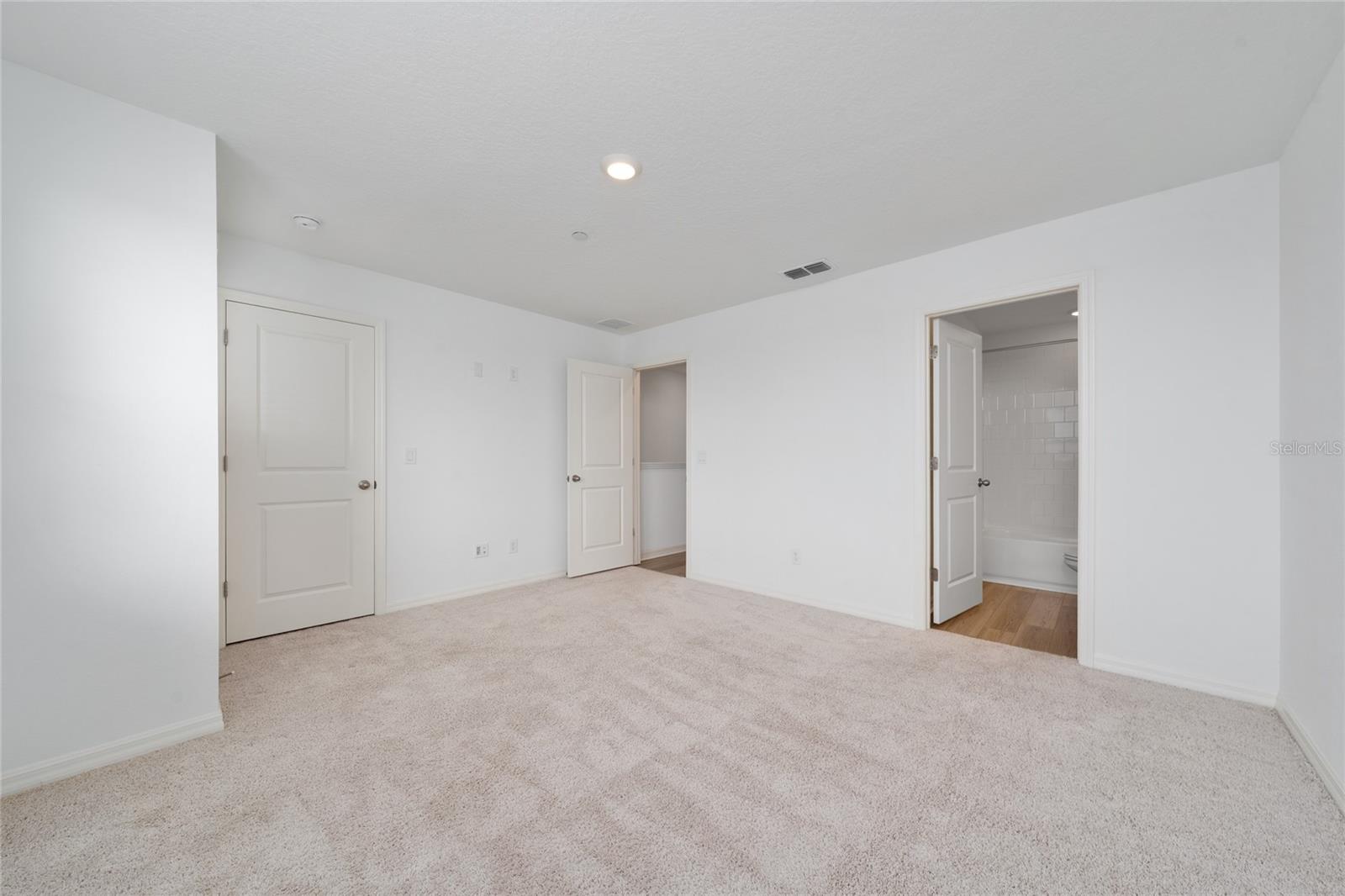 LAUREATE PARK NBRHD CENTER PH 3 - Residential