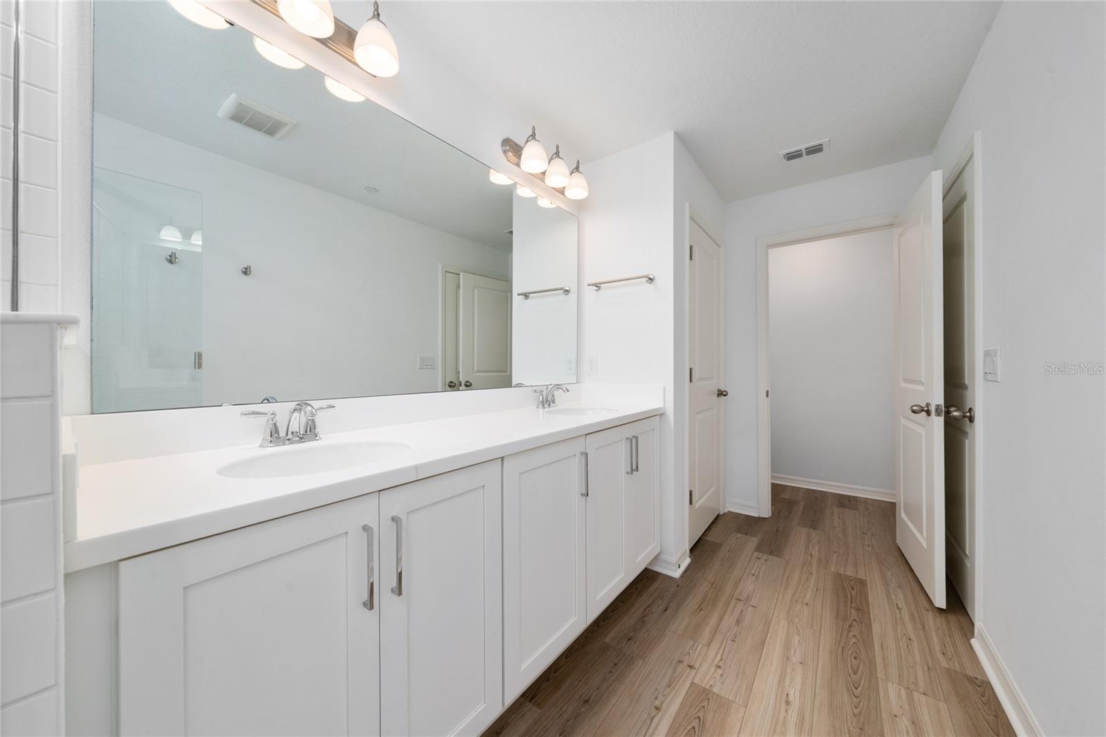 LAUREATE PARK NBRHD CENTER PH 3 - Residential