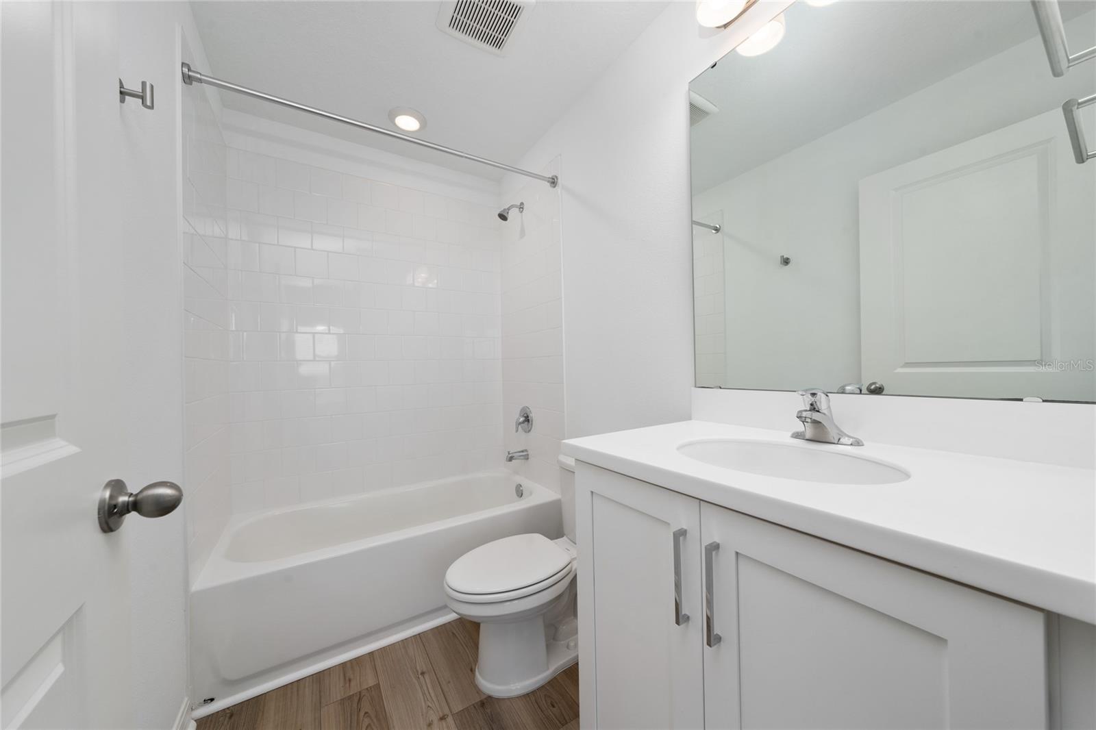 LAUREATE PARK NBRHD CENTER PH 3 - Residential