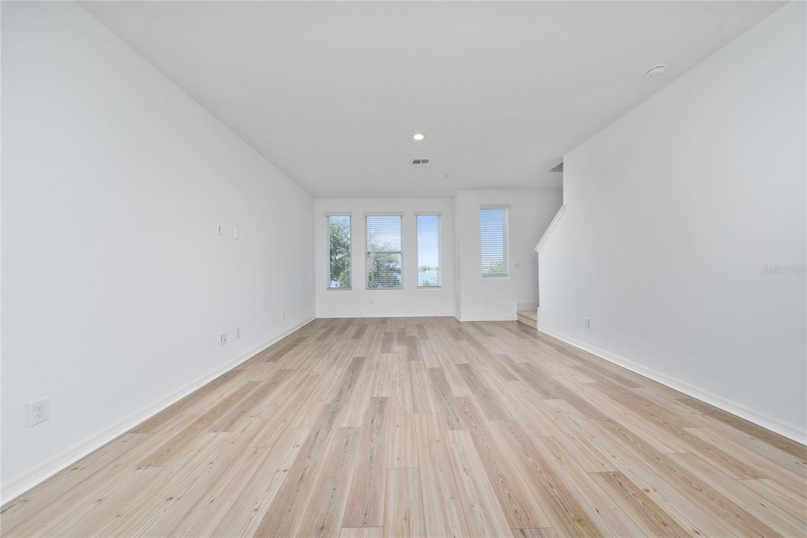 LAUREATE PARK NBRHD CENTER PH 3 - Residential