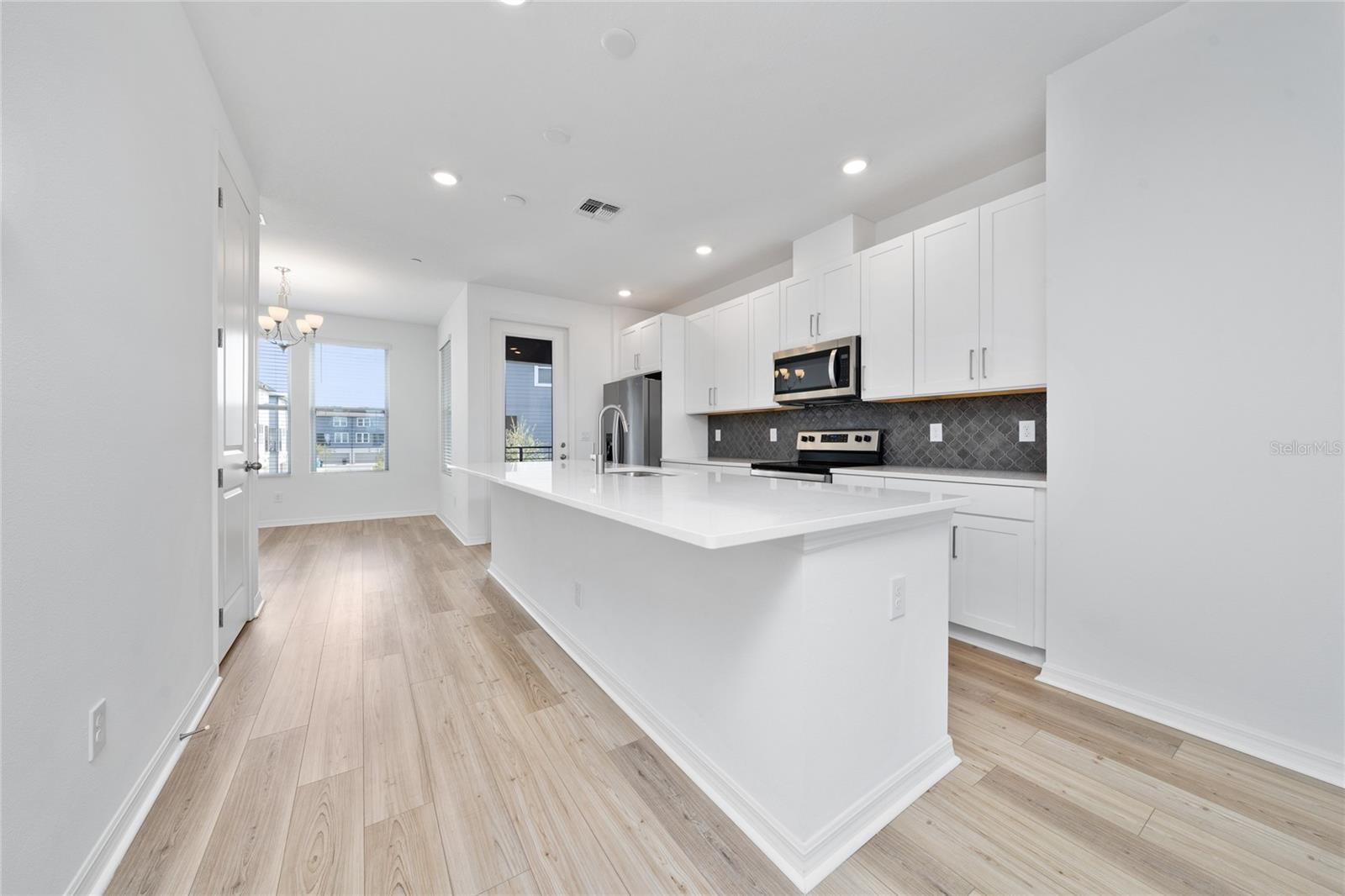 LAUREATE PARK NBRHD CENTER PH 3 - Residential